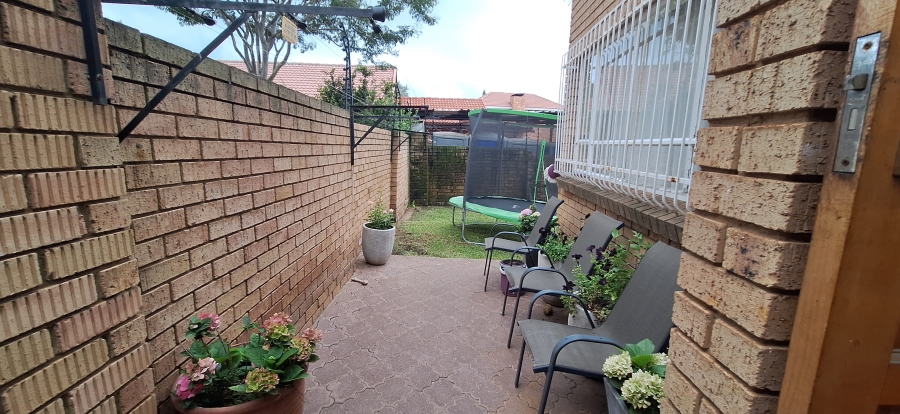 To Let 3 Bedroom Property for Rent in Reyno Ridge Mpumalanga