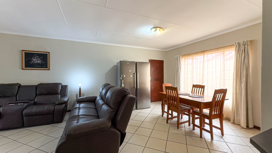 2 Bedroom Property for Sale in Stonehenge Ext 6 Mpumalanga