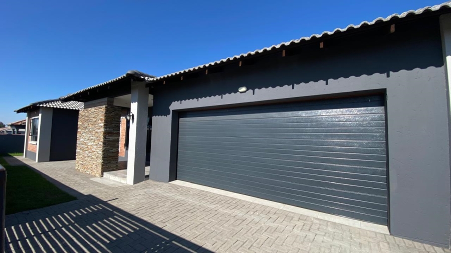 4 Bedroom Property for Sale in Aerorand Mpumalanga