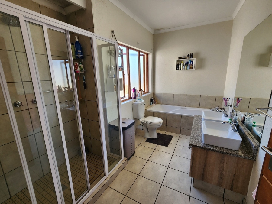 3 Bedroom Property for Sale in Fairlands Estate Mpumalanga