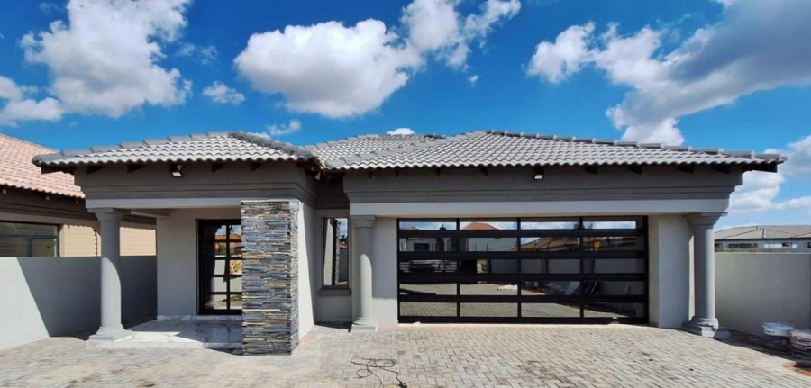 4 Bedroom Property for Sale in Aerorand Mpumalanga