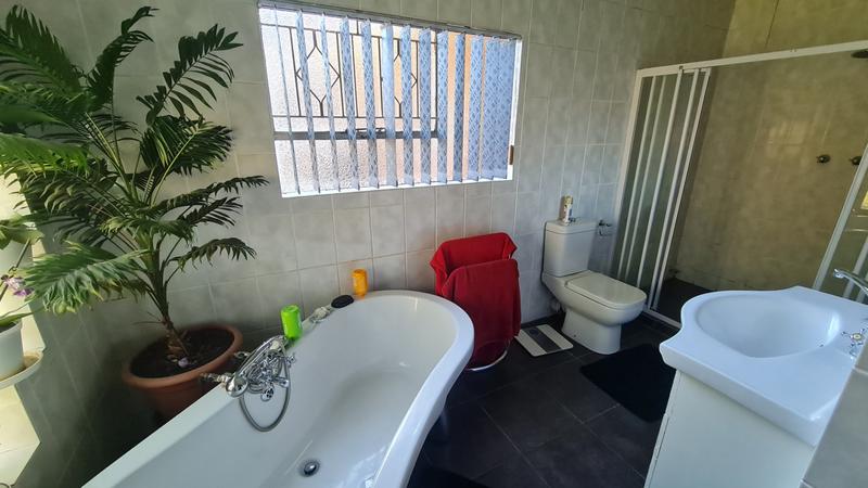 4 Bedroom Property for Sale in Ballito Central KwaZulu-Natal