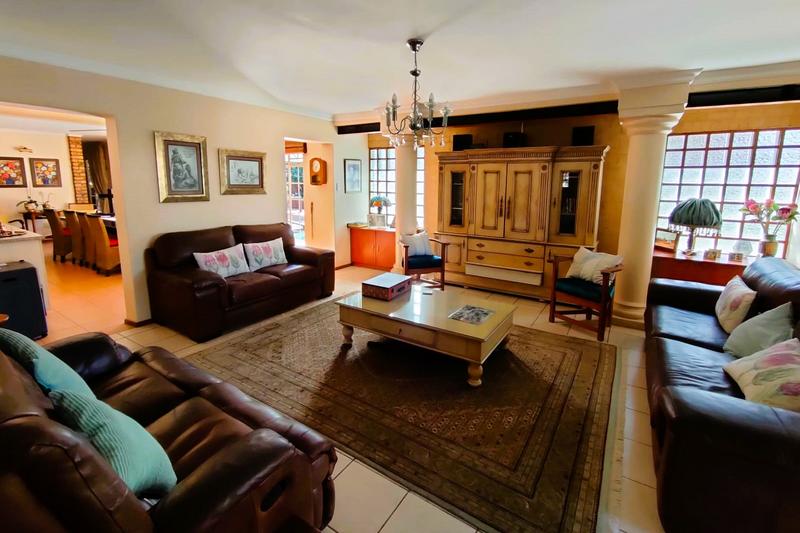 7 Bedroom Property for Sale in Lisdogan Park Gauteng