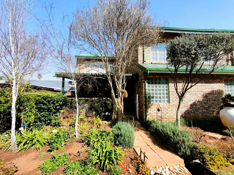 7 Bedroom Property for Sale in Lisdogan Park Gauteng