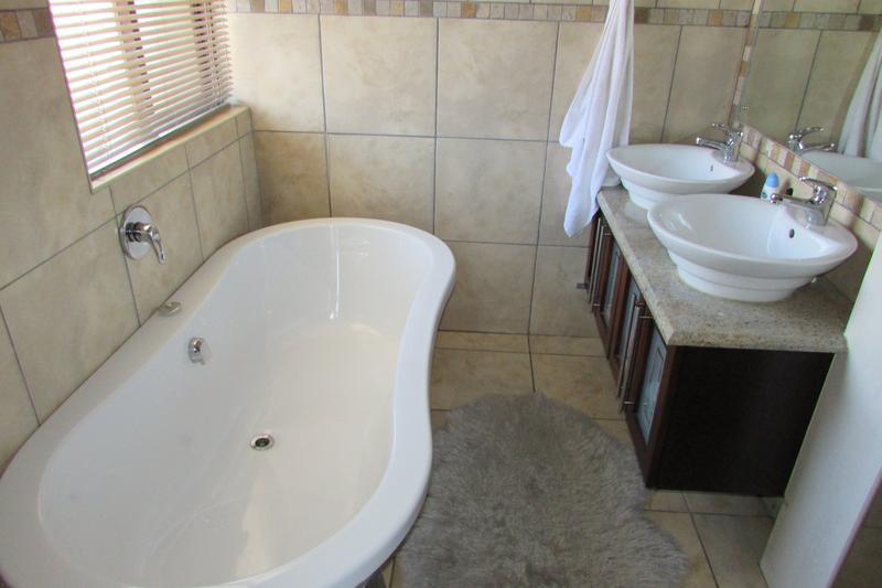 3 Bedroom Property for Sale in Oppikoppi Estate Mpumalanga