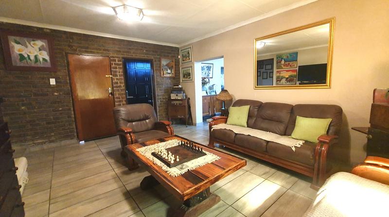 5 Bedroom Property for Sale in Balley Duff Free State