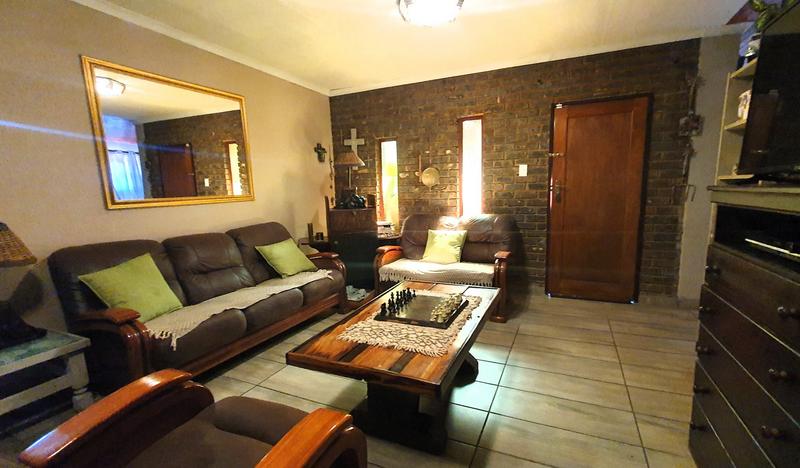 5 Bedroom Property for Sale in Balley Duff Free State