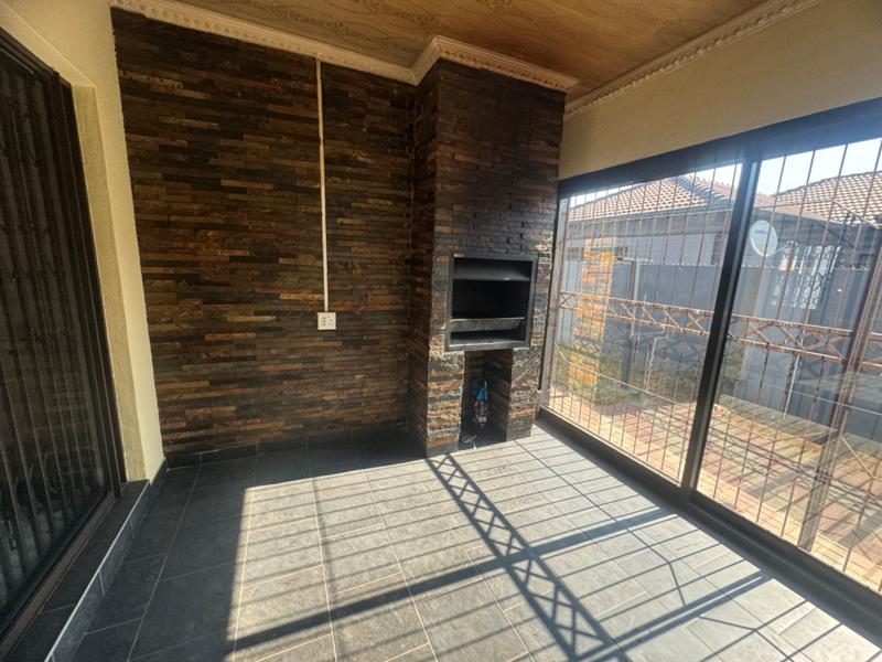 4 Bedroom Property for Sale in Aerorand Mpumalanga