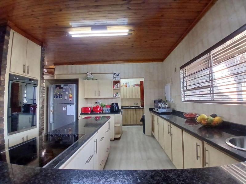 5 Bedroom Property for Sale in Ermelo Mpumalanga