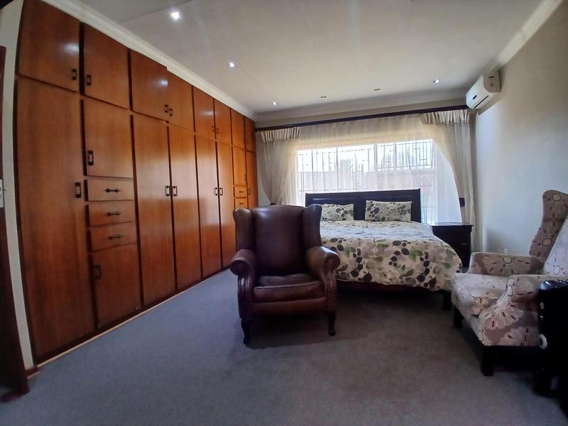 5 Bedroom Property for Sale in Ermelo Mpumalanga