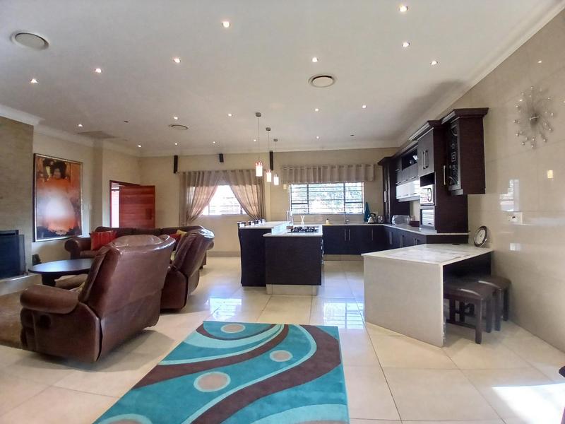 5 Bedroom Property for Sale in Ermelo Mpumalanga