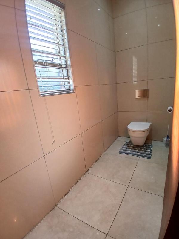 5 Bedroom Property for Sale in Ermelo Mpumalanga