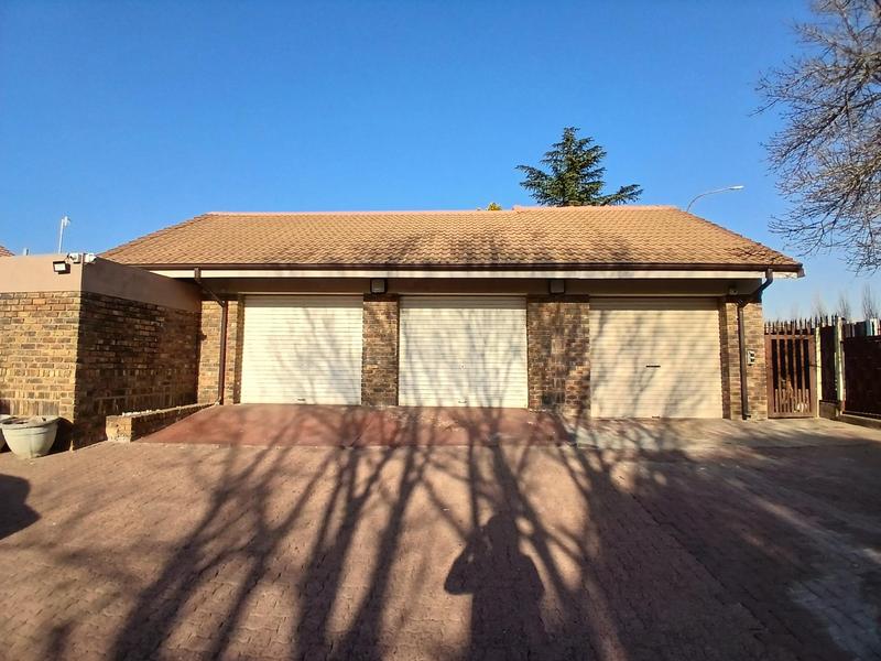 5 Bedroom Property for Sale in Ermelo Mpumalanga