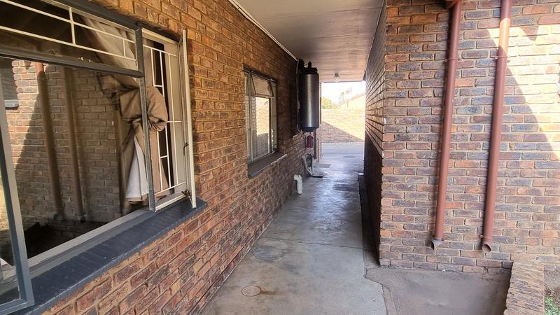 2 Bedroom Property for Sale in Middelburg Central Mpumalanga