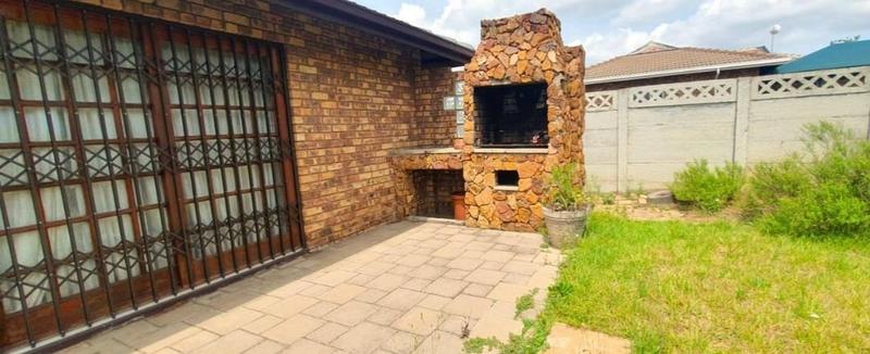 3 Bedroom Property for Sale in Middelburg Central Mpumalanga