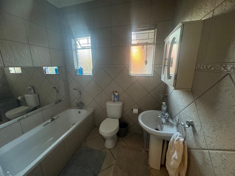 5 Bedroom Property for Sale in Gholfsig Mpumalanga