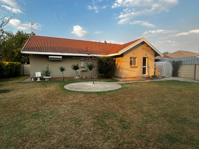 3 Bedroom Property for Sale in Kosmos Park Mpumalanga