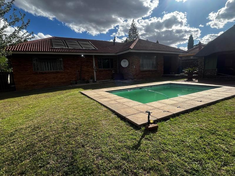 4 Bedroom Property for Sale in Flora Park Mpumalanga