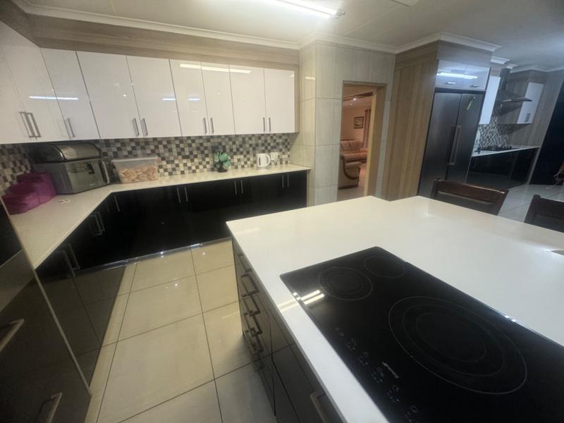 7 Bedroom Property for Sale in Aerorand Mpumalanga