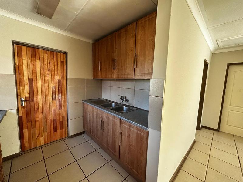 5 Bedroom Property for Sale in Standerton Mpumalanga