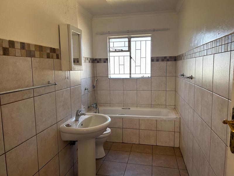 5 Bedroom Property for Sale in Standerton Mpumalanga