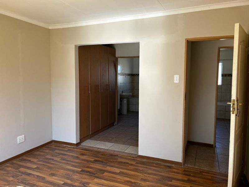 5 Bedroom Property for Sale in Standerton Mpumalanga