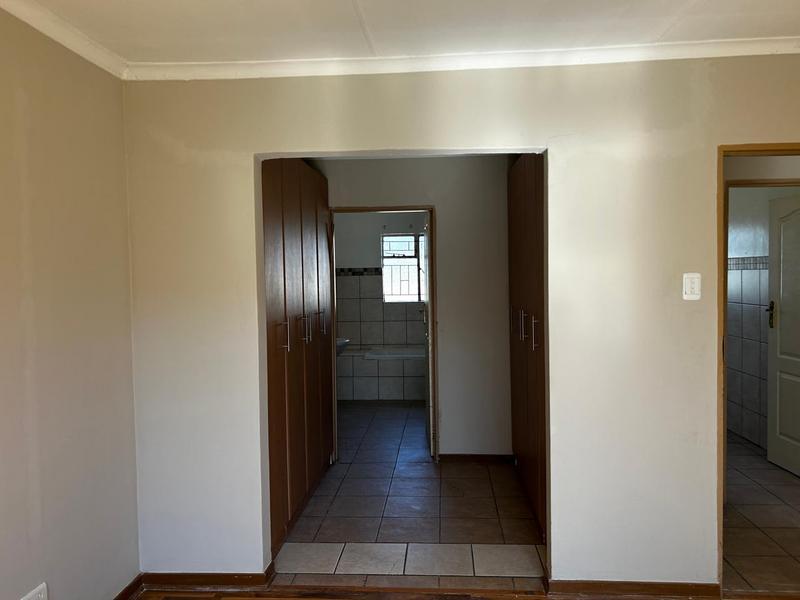 5 Bedroom Property for Sale in Standerton Mpumalanga