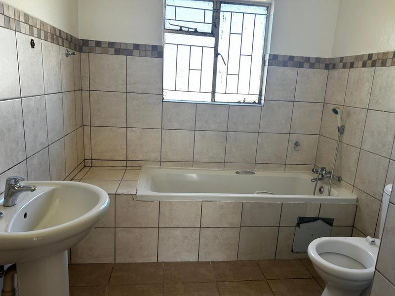 5 Bedroom Property for Sale in Standerton Mpumalanga