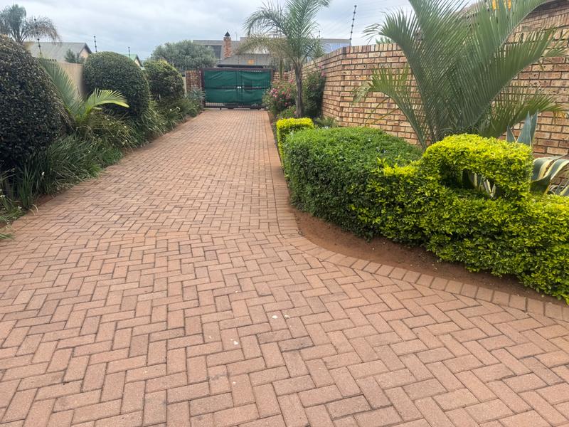 3 Bedroom Property for Sale in Aerorand Mpumalanga