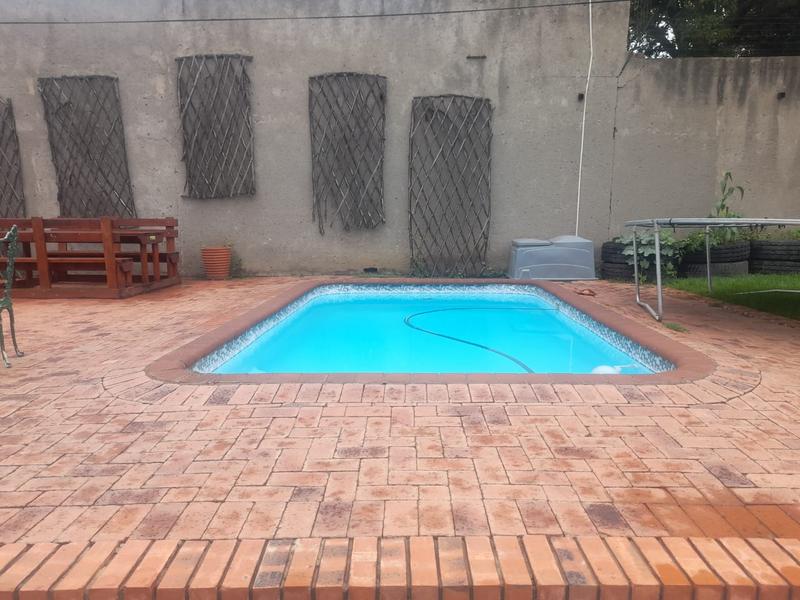 6 Bedroom Property for Sale in Ermelo Mpumalanga