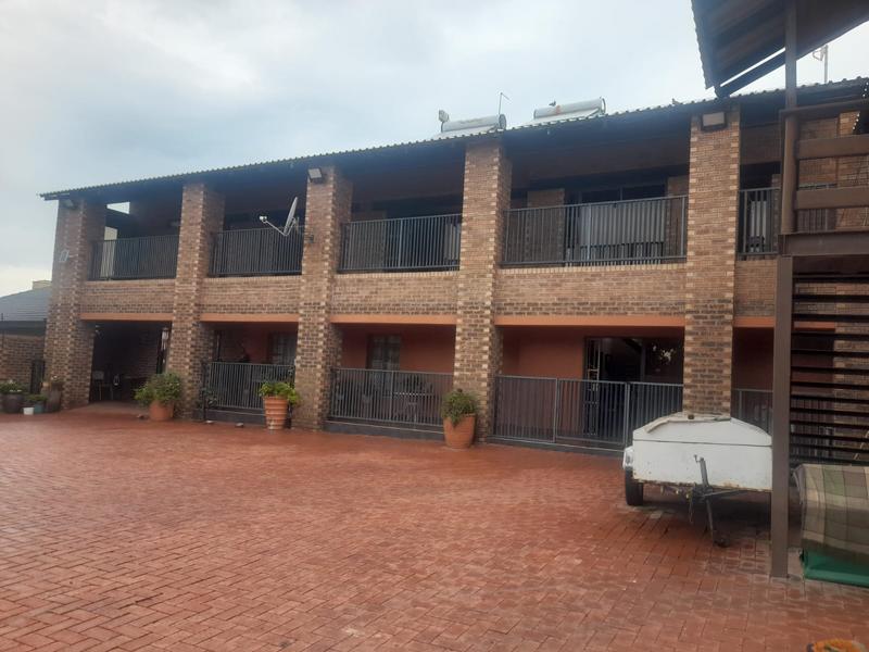 6 Bedroom Property for Sale in Ermelo Mpumalanga