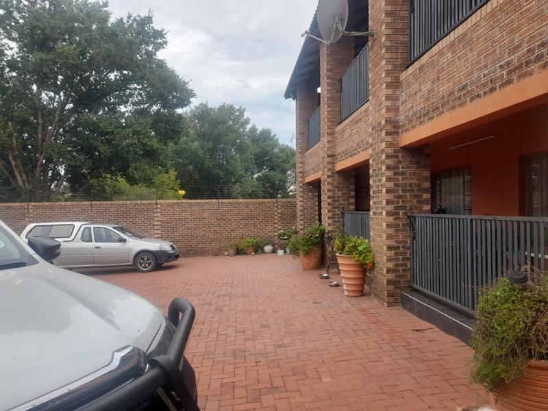 6 Bedroom Property for Sale in Ermelo Mpumalanga