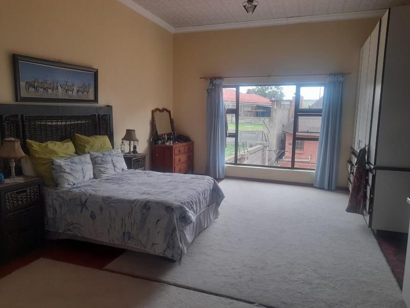 6 Bedroom Property for Sale in Ermelo Mpumalanga