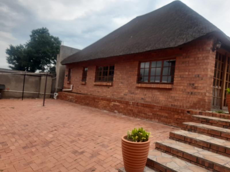 6 Bedroom Property for Sale in Ermelo Mpumalanga