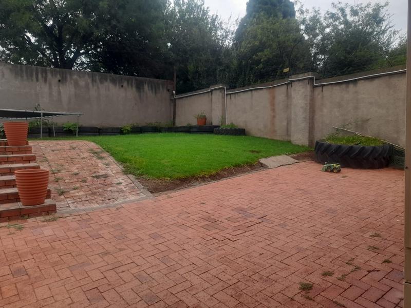 6 Bedroom Property for Sale in Ermelo Mpumalanga