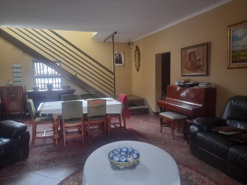 6 Bedroom Property for Sale in Ermelo Mpumalanga