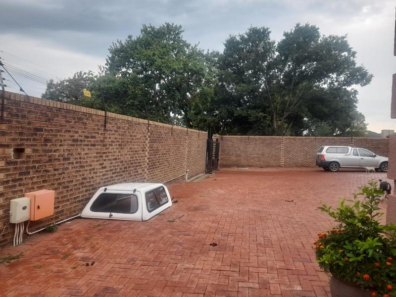 6 Bedroom Property for Sale in Ermelo Mpumalanga