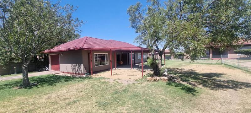 4 Bedroom Property for Sale in Kosmos Park Mpumalanga