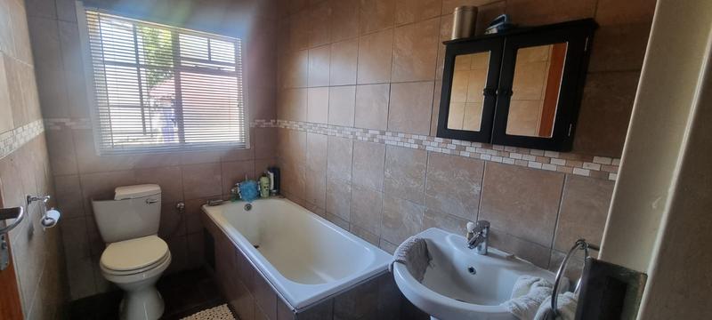 4 Bedroom Property for Sale in Kosmos Park Mpumalanga