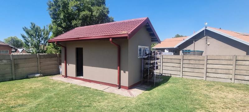 4 Bedroom Property for Sale in Kosmos Park Mpumalanga