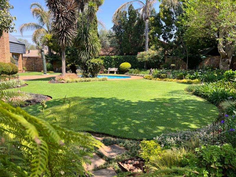 4 Bedroom Property for Sale in Lisdogan Park Gauteng