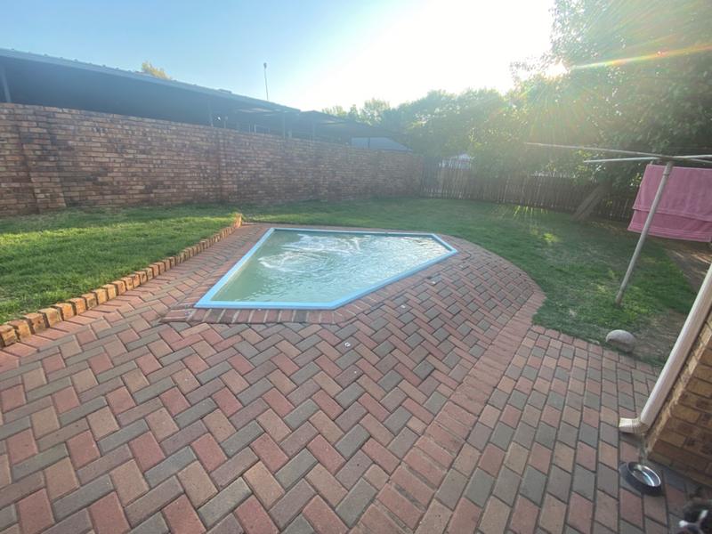 3 Bedroom Property for Sale in Clubville Mpumalanga