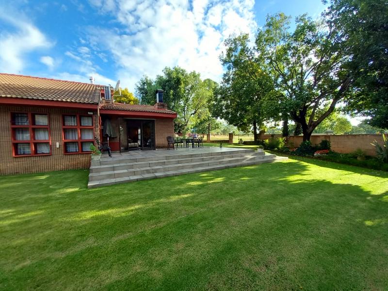 5 Bedroom Property for Sale in Clubville Mpumalanga