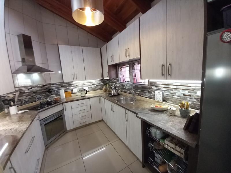 5 Bedroom Property for Sale in Clubville Mpumalanga