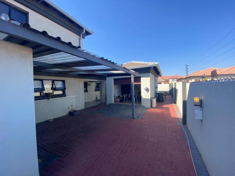 To Let 4 Bedroom Property for Rent in Aerorand Mpumalanga