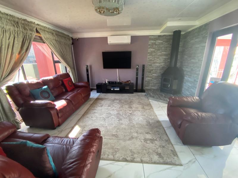 To Let 4 Bedroom Property for Rent in Aerorand Mpumalanga