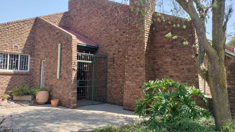 To Let 3 Bedroom Property for Rent in Reyno Ridge Mpumalanga
