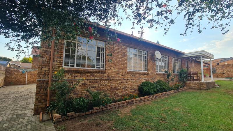 2 Bedroom Property for Sale in Gholfsig Mpumalanga