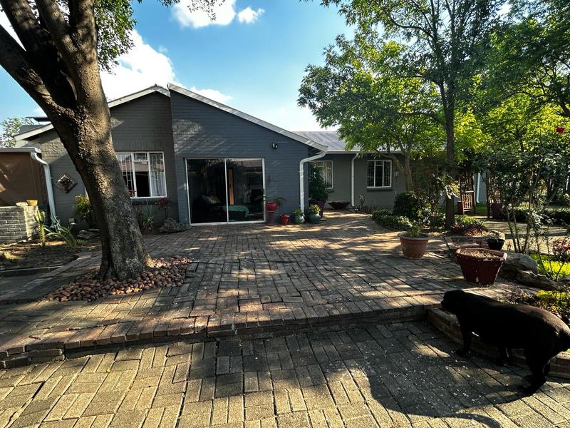 5 Bedroom Property for Sale in Standerton Mpumalanga