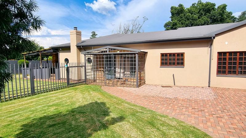 4 Bedroom Property for Sale in Lisdogan Park Gauteng